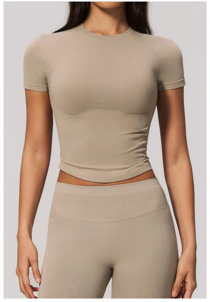 Yoga Shirts Women Seamless Fitness Short Sleeve Top Gym Workout Yoga T-Shirts Quick Dry Breathable Cycling Running Sport Tee Top